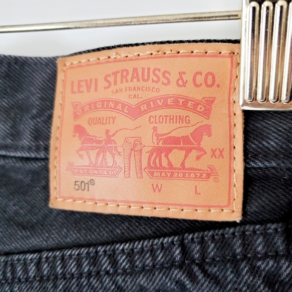 Levi's 501 Black Button Fly Cutoff Jean Shorts Size 25 - Picture 4 of 9